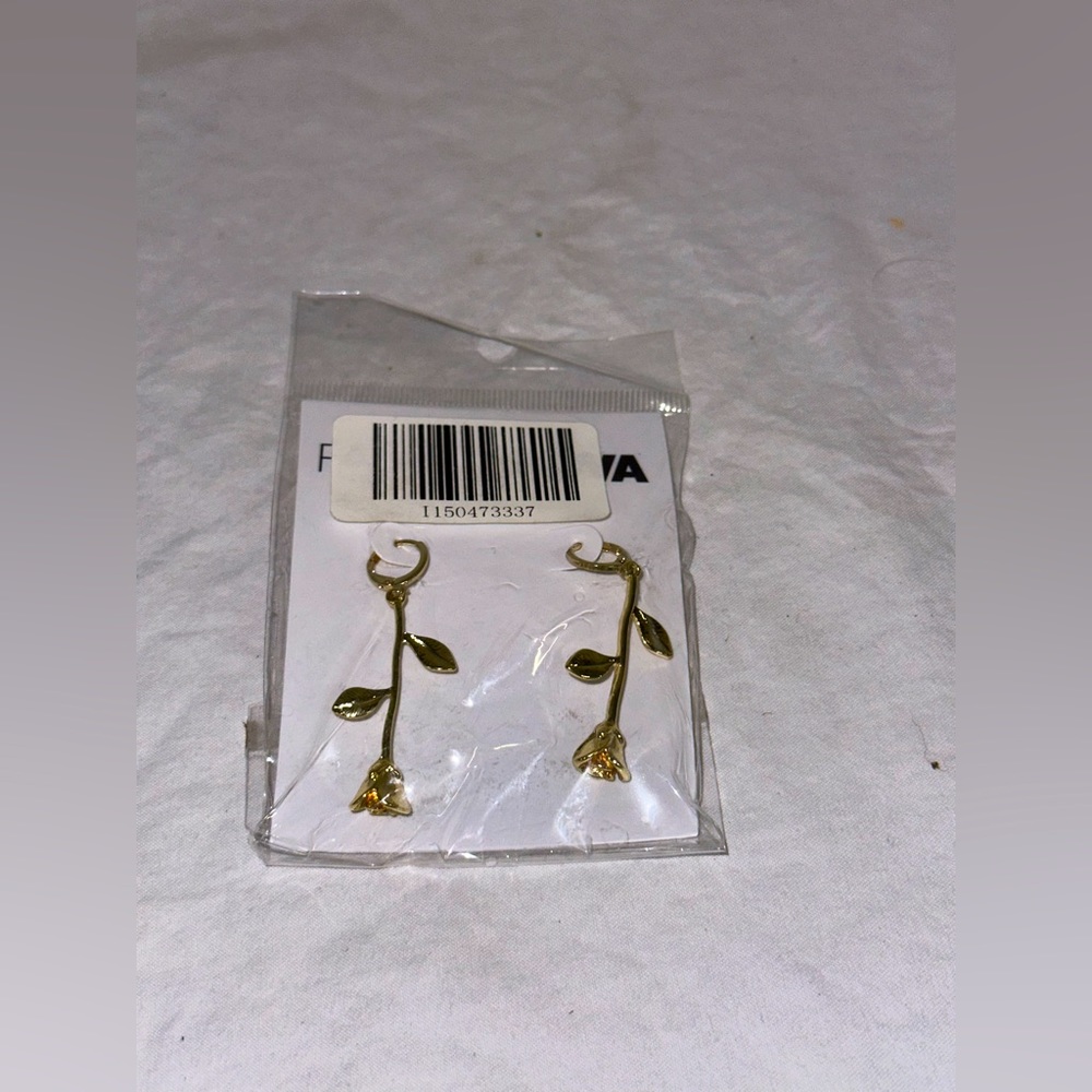 Fashion Nova Golden Rose Earrings